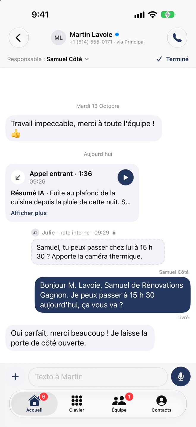 La conversation d’un client dans l’appli : un appel avec son résumé, une note interne et des textos